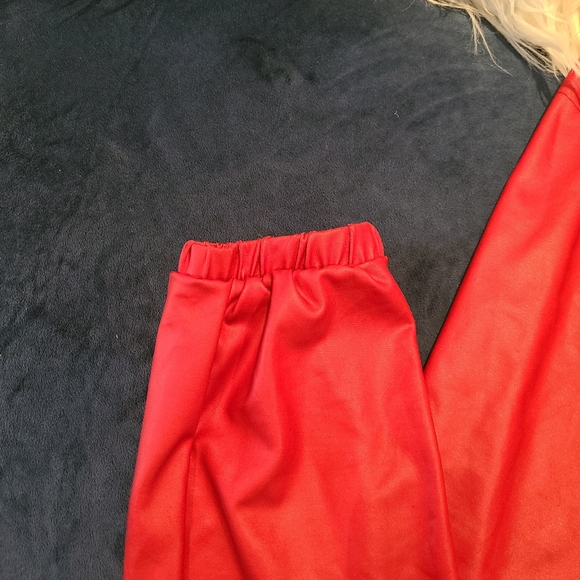 Red pants - Picture 2 of 3